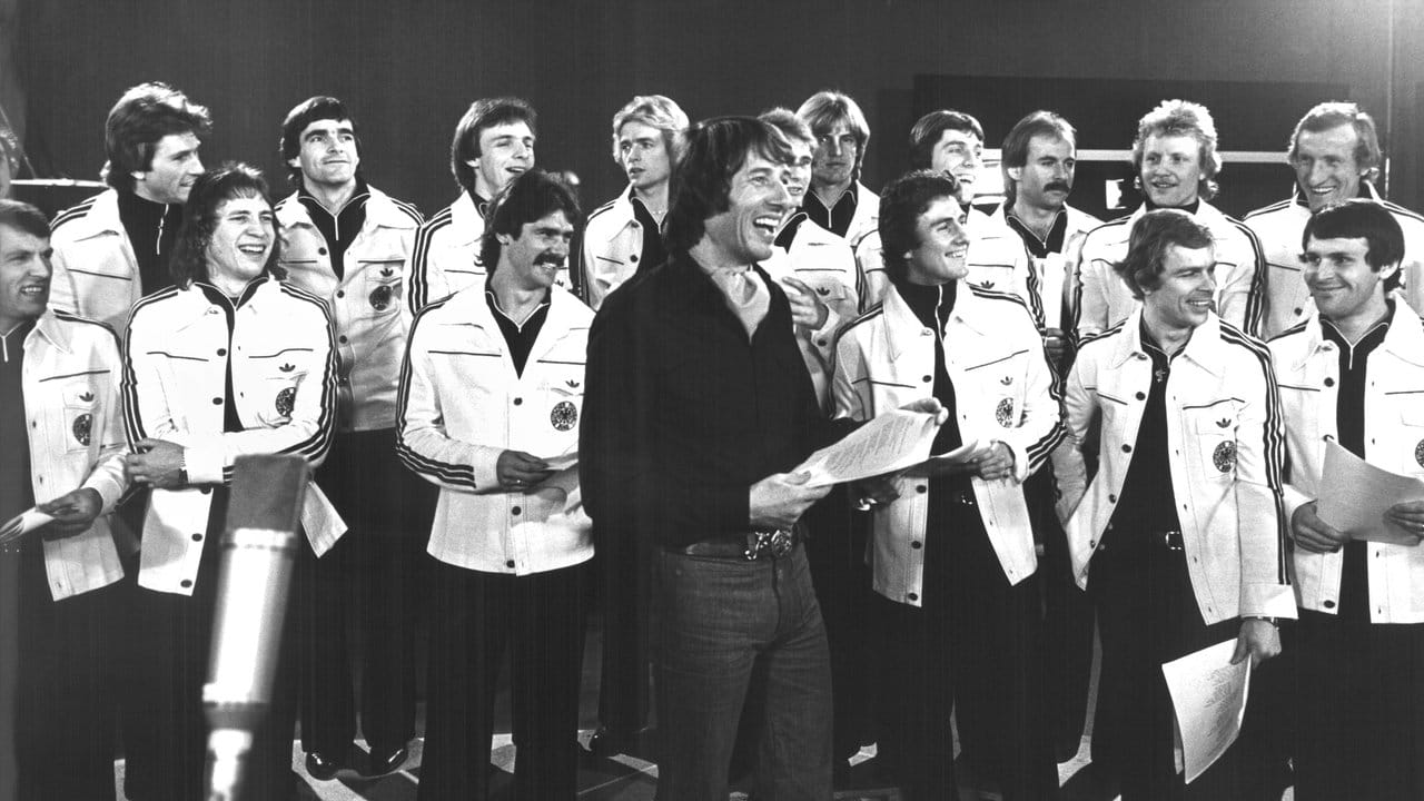 "Buenos dias Argentina" war der WM-Song von Udo Jürgens und der Fußball-Nationalmannschaft. "Buenos dias Argentina" war der WM-Song von Udo Jürgens und der Fußball-Nationalmannschaft.