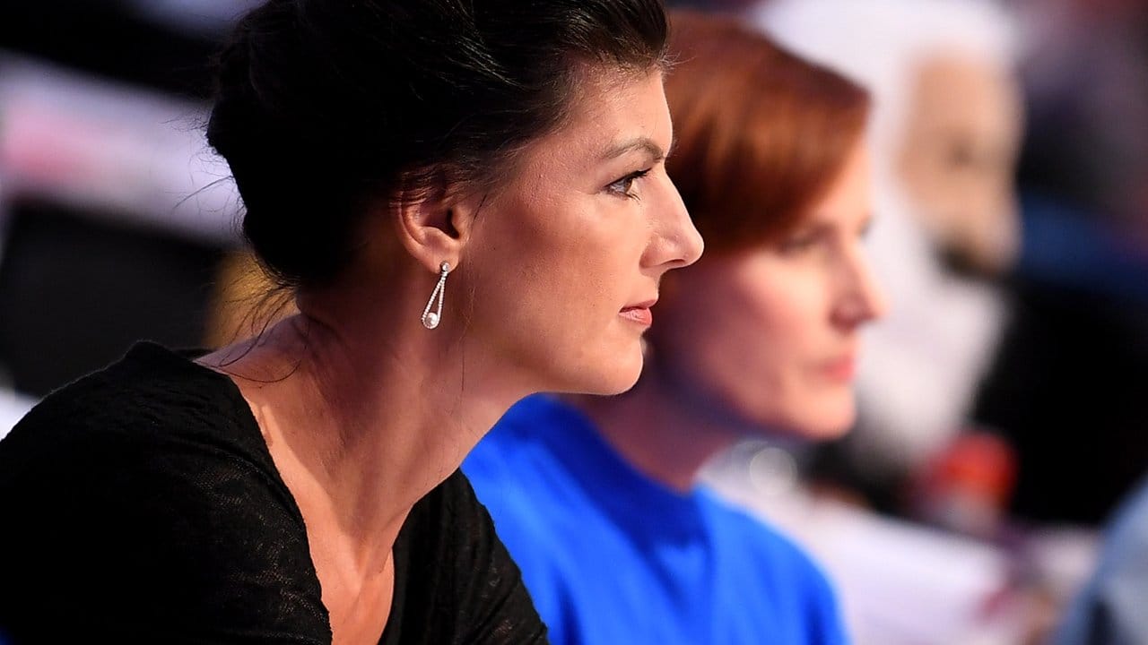 Sahra Wagenknecht und Katja Kipping während des Bundesparteitages ihrer Partei.