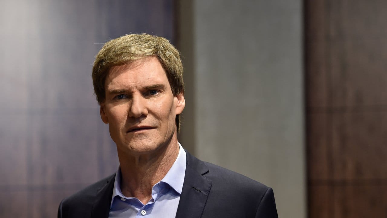 Carsten Maschmeyer landete den Flop des Jahres. Carsten Maschmeyer landete den Flop des Jahres.