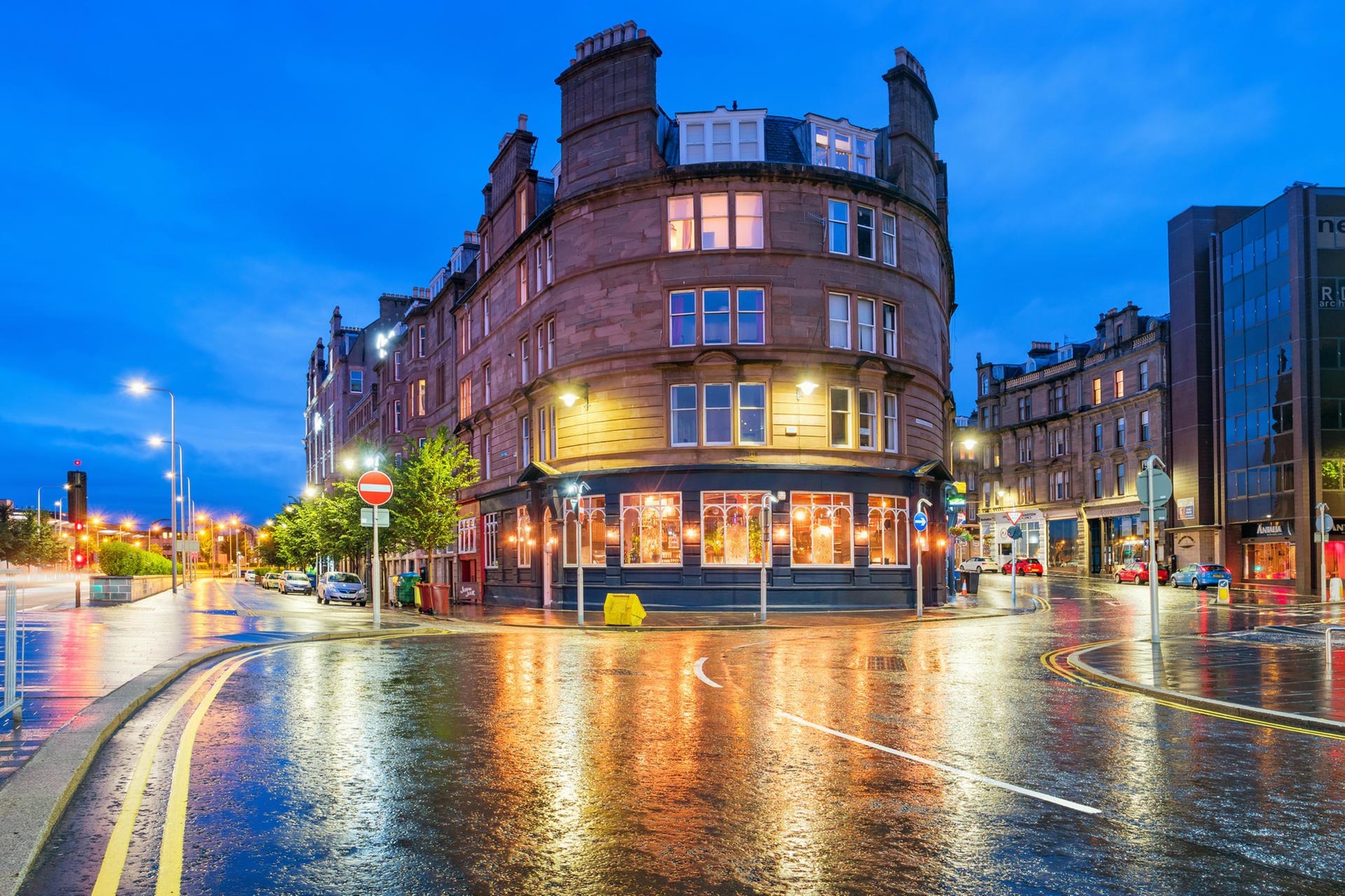 In den Straßen von Dundee: Auch im Regen hat die schottische Stadt einen gewissen Charme.