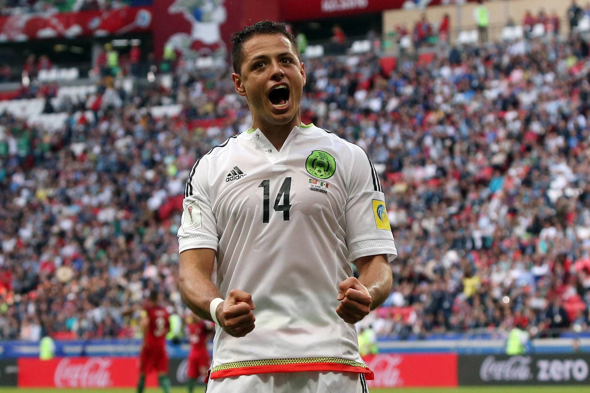 Javier Hernandez (Mexiko): Der Ex-Leverkusener trägt seinen Kosenamen "Chicharito", "Die kleine Erbse", sogar auf dem Trikot. Hintergrund: Sein Vater, heißt ebenfalls Javier Hernandez, wurde wegen seiner grünen Augen "Erbse", "Chicharo", genannt.