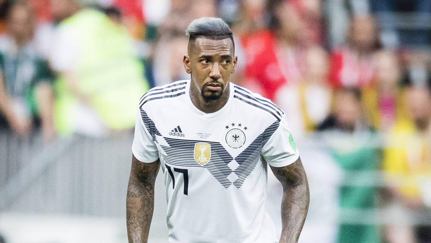 Jérôme Boateng: Der FC-Bayern-Star erinnert mit seiner neuen Frisur an einen Staubwedel.