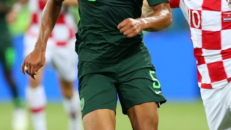 William Troost-Ekong: Der nigerianische Fußballer hat sich für einen grünen Streifen entschieden.