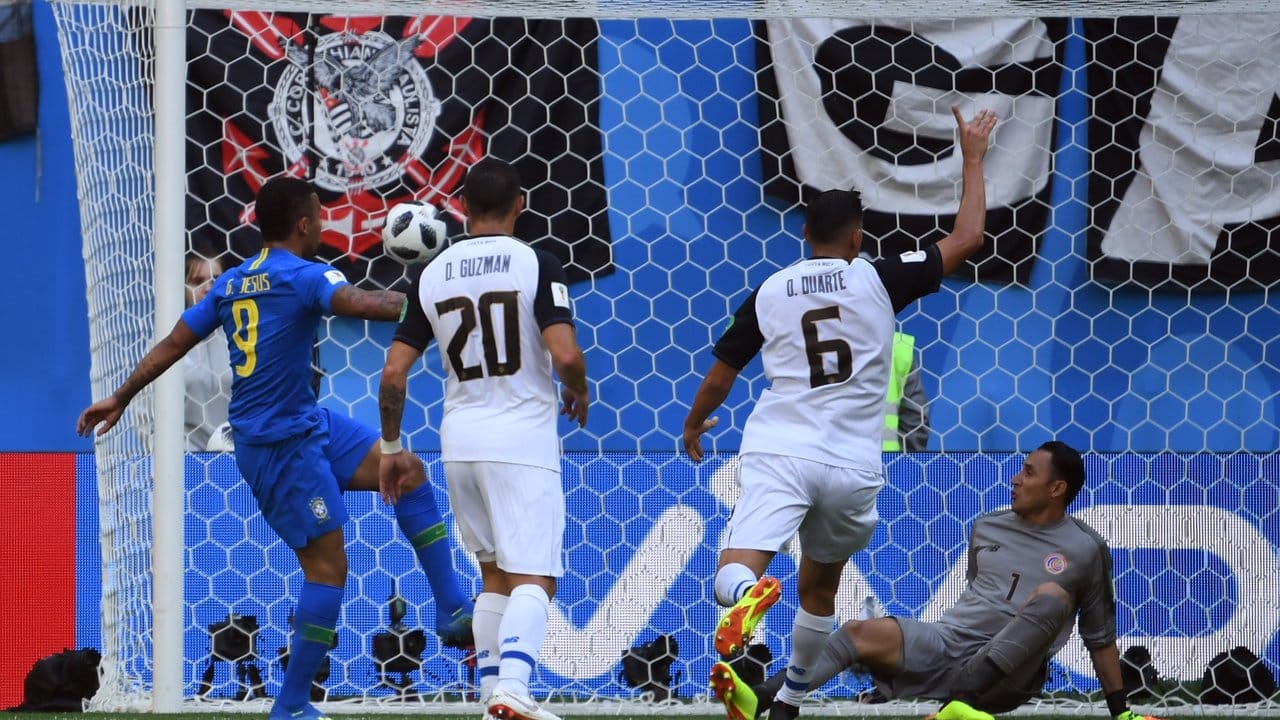 Gabriel Jesus schaffte es nicht, den Ball im Tor von Costa Rica unterzubringen.