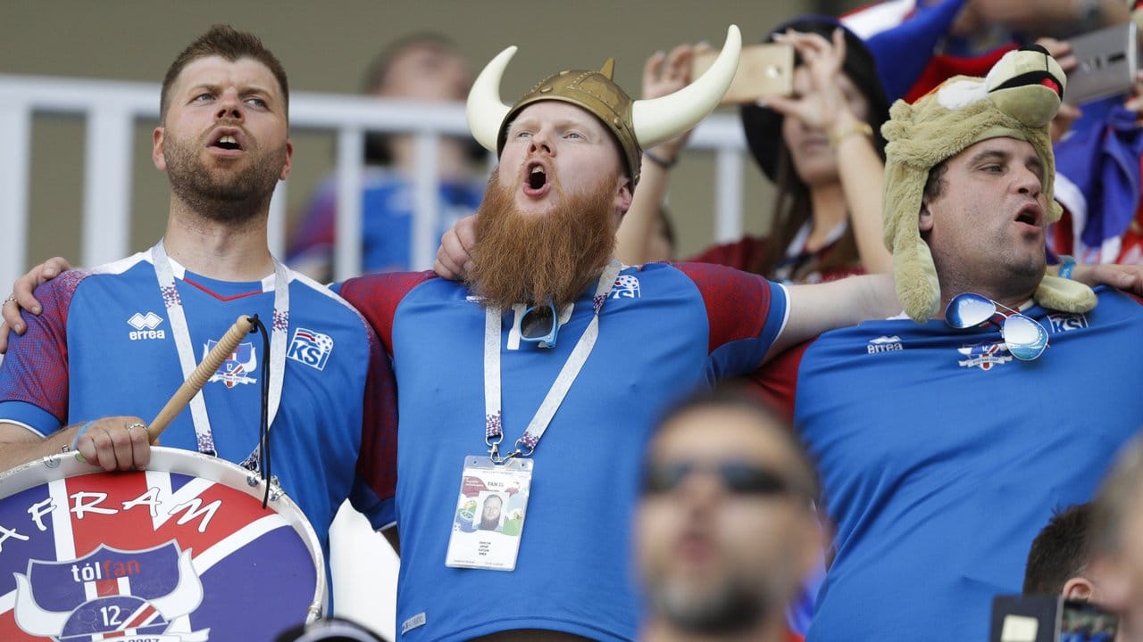 Der Schlachtruf der isländischen Fans hilft den Spielern auch nicht mehr.