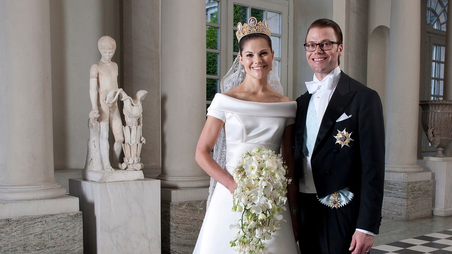 Kronprinzessin Victoria und Prinz Daniel: Anfang der 2000er verliebt sich die Tochter von König Carl Gustaf XVI. in ihren Fitnesstrainer. Am 19. Juni 2010 heiratet das Paar in Stockholm.