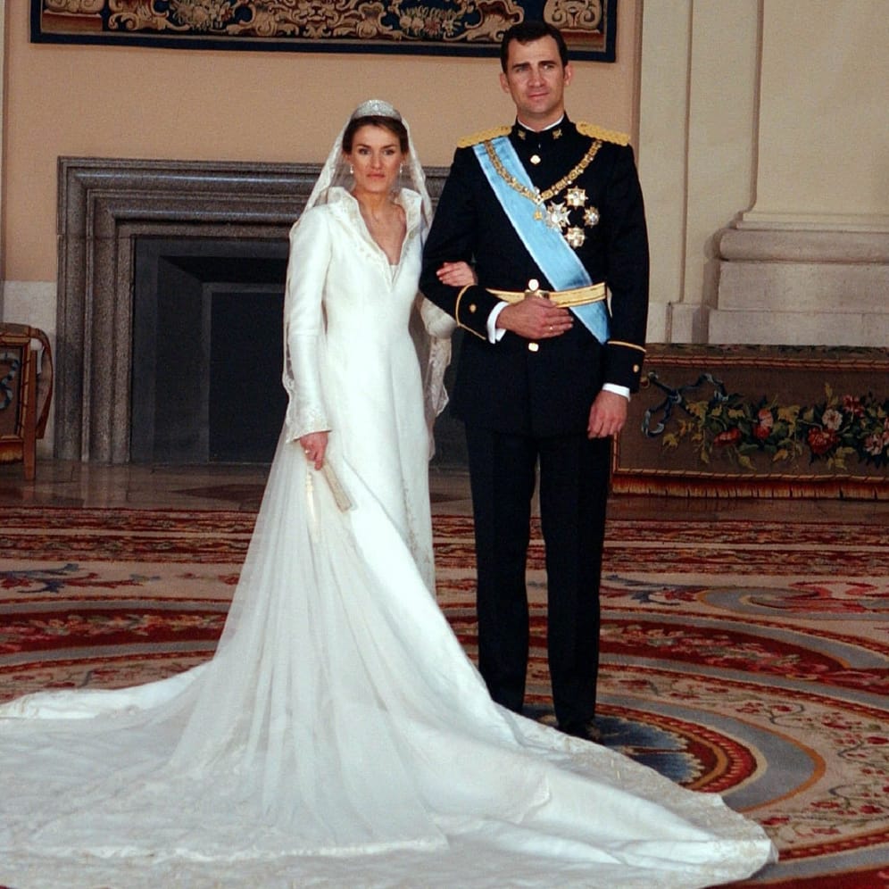 König Felipe VI. und Königin Letizia: Am 22. Mai 2004 haben sich der spanische Prinz und die Journalistin nach anderthalb Jahren Beziehung das Jawort gegeben.