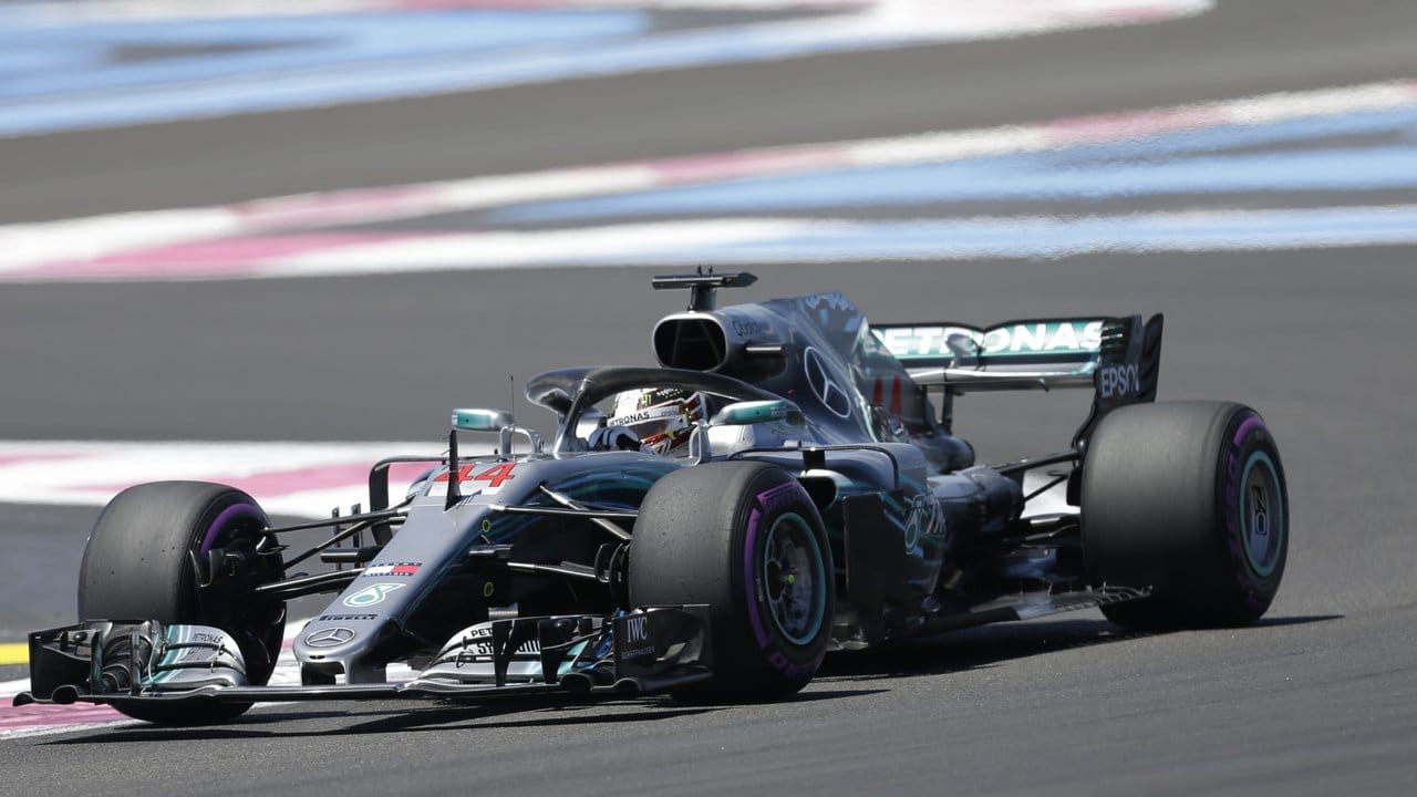 Der Brite Lewis Hamilton vom Team Mercedes gewinnt den Großen Preis von Frankreich.