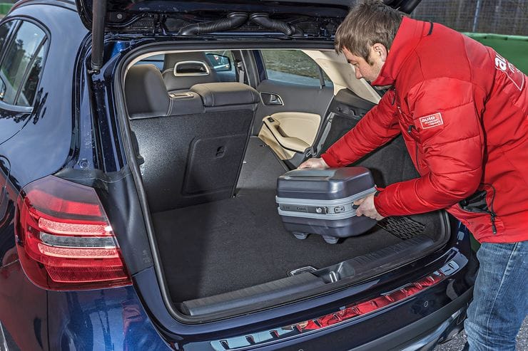 Mercedes GLA: Nominell hat der GLA den kleinsten Kofferraum mit einem Laderaumvolumen von 1.235 Litern. Dieser lässt sich aber optimal nutzen.