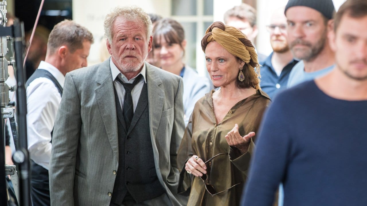 Nick Nolte und Jacqueline Bisset am Rande der Dreharbeiten. Nick Nolte und Jacqueline Bisset am Rande der Dreharbeiten.