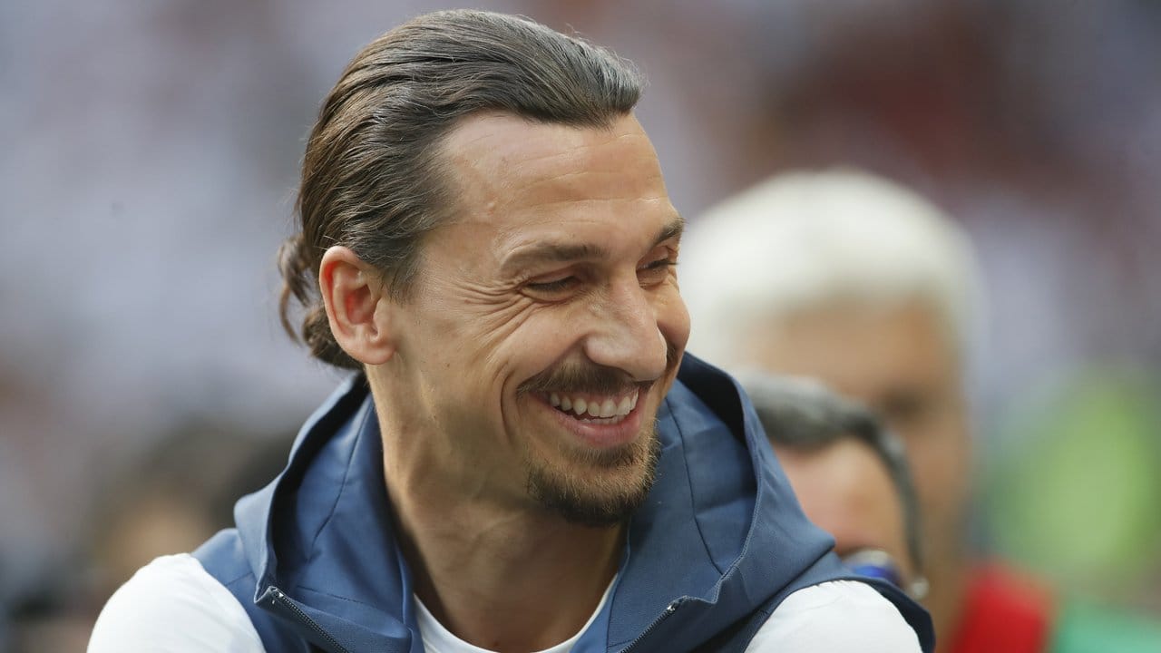 Schwedens Ex-Nationalspieler Zlatan Ibrahimovic stichelt gegen seine ehemaligen Kollegen. Schwedens Ex-Nationalspieler Zlatan Ibrahimovic stichelt gegen seine ehemaligen Kollegen.