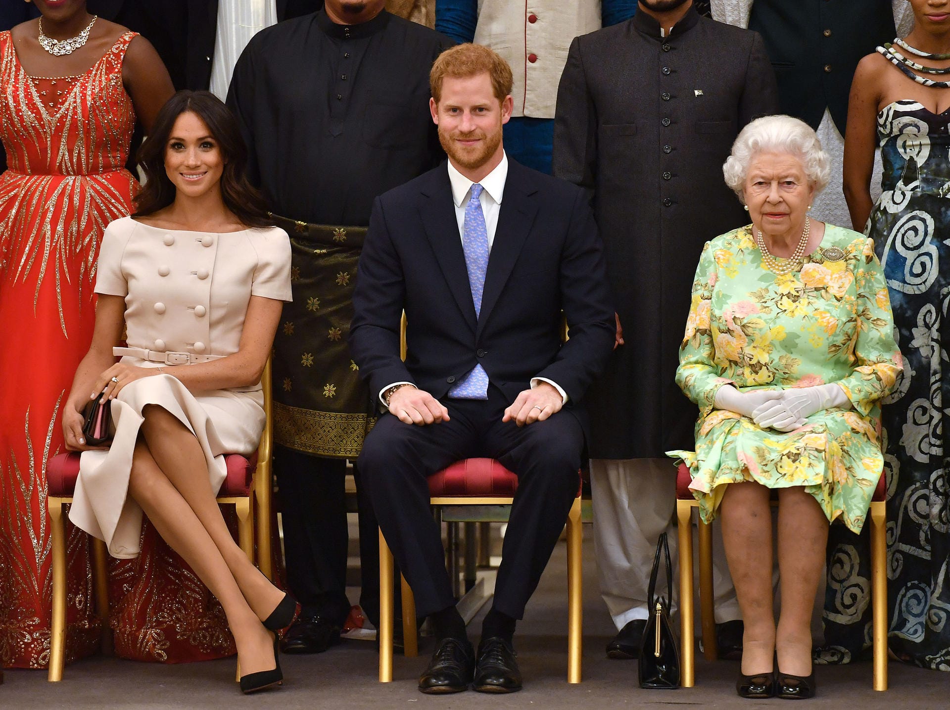Es ist ihr erster Auftritt nur zu dritt: Herzogin Meghan, Prinz Harry und Königin Elizabeth II.