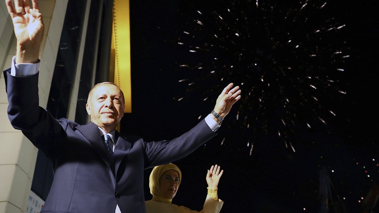 Mit den Wahlen wurde die Einführung des von Erdogan angestrebten Präsidialsystems abgeschlossen.