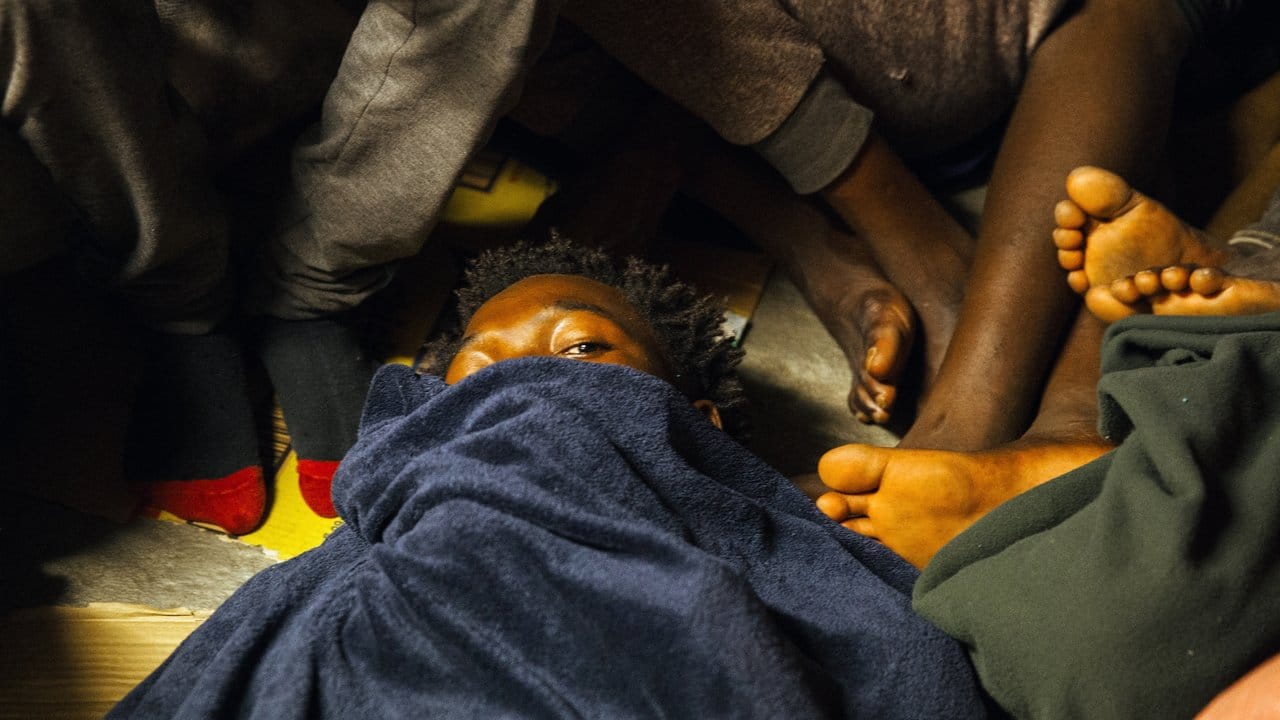 Seit vergangenem Donnerstag ist die "Lifeline" mit 230 Migranten und 17 Besatzungsmitgliedern auf dem Mittelmeer unterwegs.