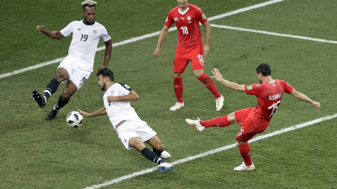 Blerim Dzemaili (r) erzielte das 1:0 für die Schweiz. Blerim Dzemaili (r) erzielte das 1:0 für die Schweiz.