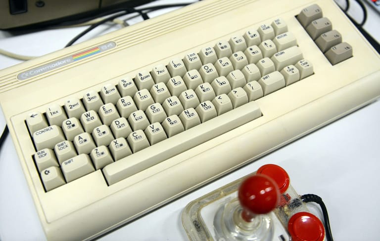 Der 1982 auf den Markt gebrachte Commodore 64, kurz "C64", ist nach wie vor sehr populär. Er wurde weltweit mehr als zwölf Millionen Mal verkauft.