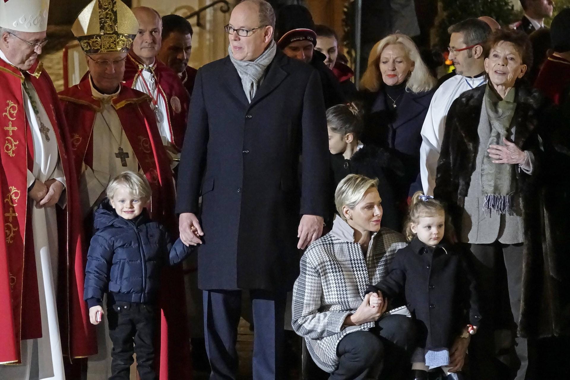 Abendliche Pflichten: Zur Feier zu Ehren der Schutzheiligen des Fürstentum Monaco, kamen die monegassischen Royals vereint.