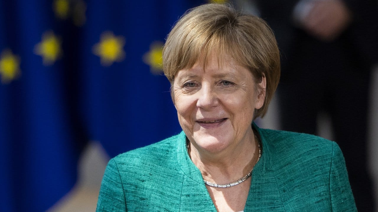 Bundeskanzlerin Angela Merkel am Donnerstag beim EU-Gipfel im Europa-Gebäude in der belgischen Hauptstadt. Bundeskanzlerin Angela Merkel am Donnerstag beim EU-Gipfel im Europa-Gebäude in der belgischen Hauptstadt.