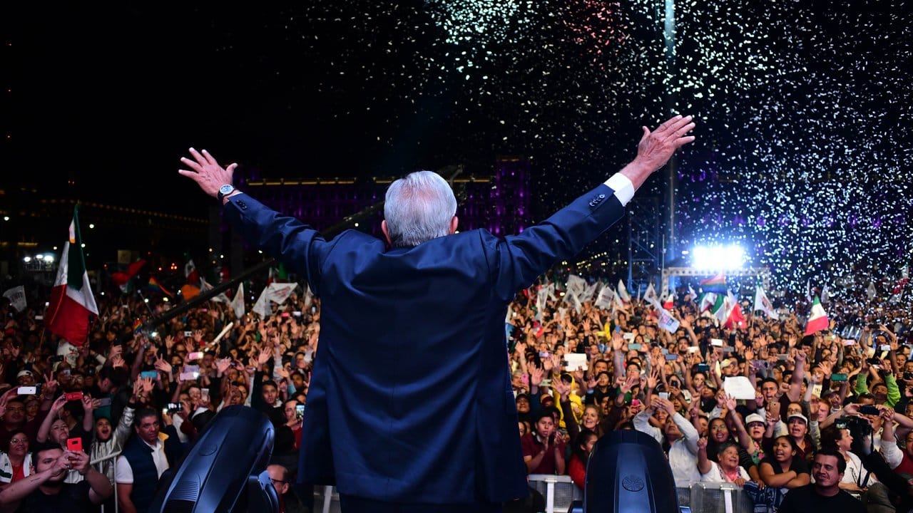 Bei seinem dritten Versuch hat Andrés Manuel López Obrador es geschafft. Bei seinem dritten Versuch hat Andrés Manuel López Obrador es geschafft.