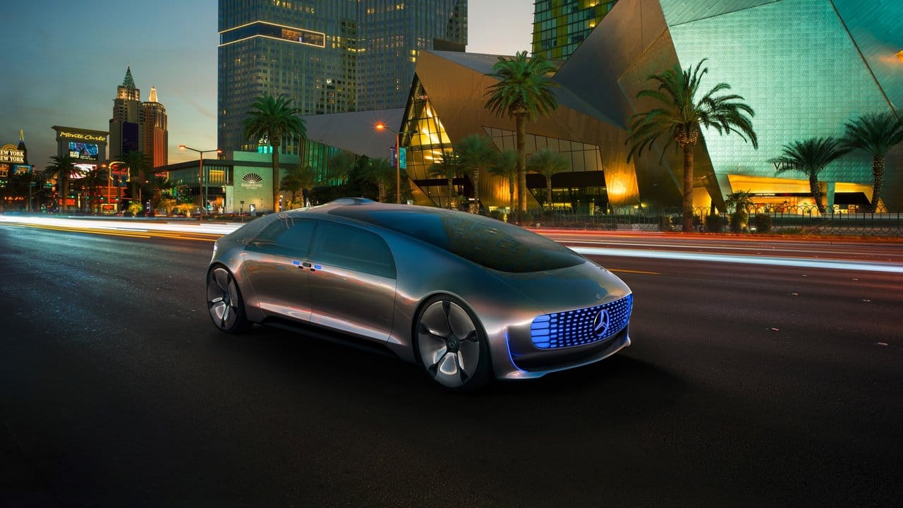 Wie sieht die künftige Mobilität mit dem Auto aus? Hersteller wie Mercedes antworten mit Studien wie dem autonom fahrenden F 015 Luxury.