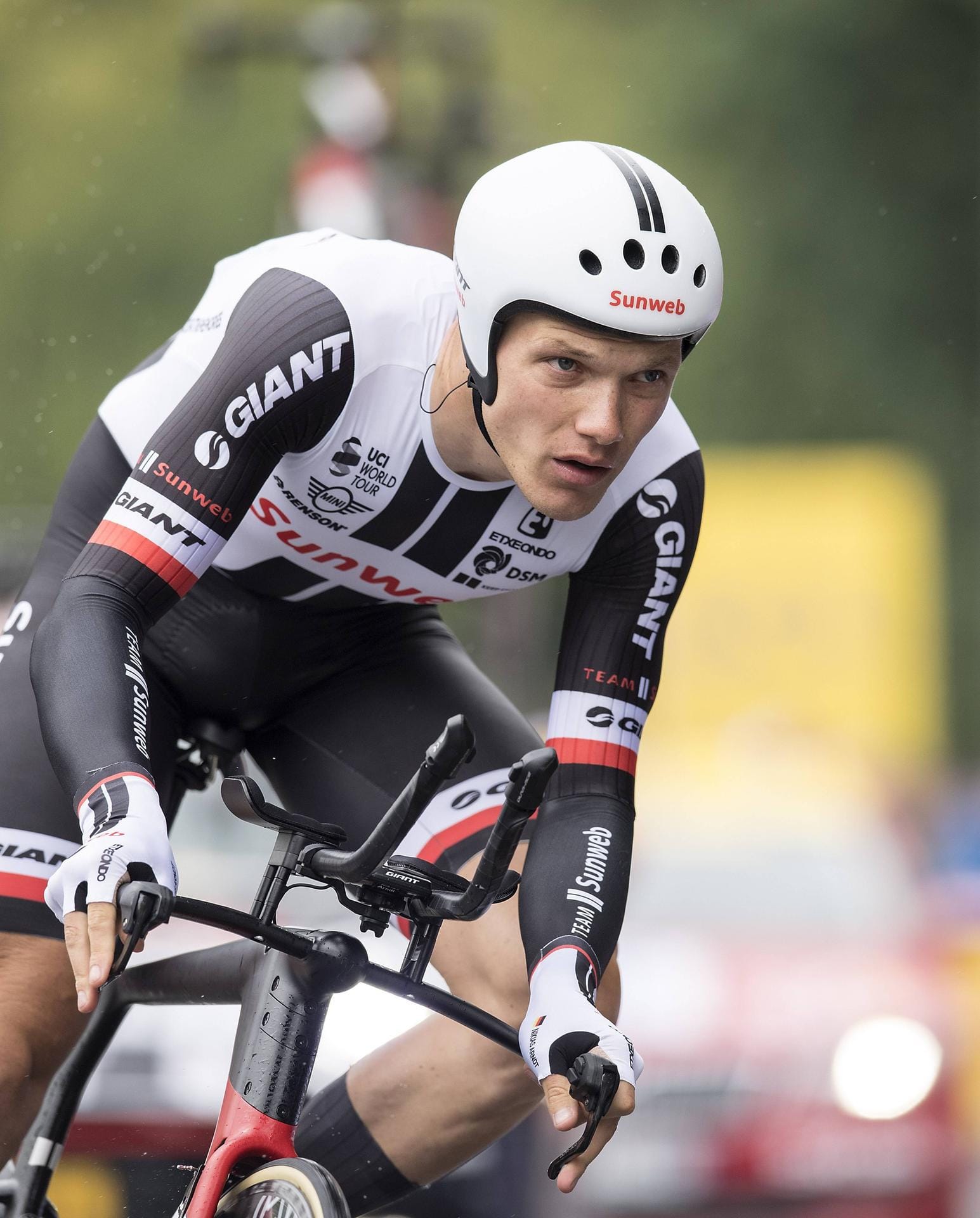 Nikias Arndt (26 Jahre, Sunweb): Er steht vor seiner zweiten Tour-Teilnahme und startet gemeinsam mit dem Etappensieger von 2015, Simon Geschke. 2017 belegte Arndt den zweiten Platz auf der 19. Tour-Etappe. Der 26-Jährige zählt zu den Sprintern, die sich auch im schwierigen Gelände behaupten können.