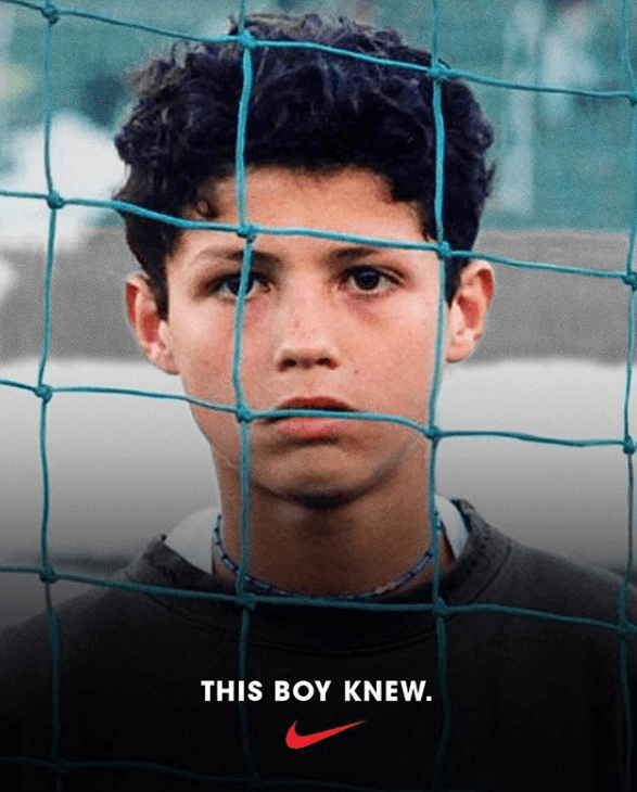 CR7 mit vollem Durchblick: "Dieser Junge hat es gewusst" ziert eine Werbekampagne das Foto des Superstars von seinem Partner Nike. 1995 wechselte der damals 10-Jährige von C.F. Andorinha zu CD Nacional.