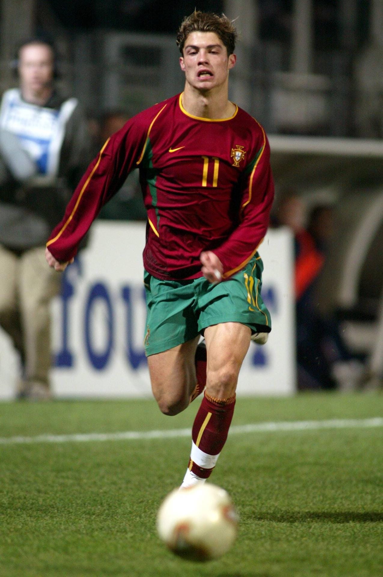 Erstes Länderspiel 2003: Bei seinem Debüt in der Nationalmannschaft trat Ronaldo als Kapitän auf und überzeugte mit dem gewonnenen Freundschaftspiel gegen Kasachstan (1:0).