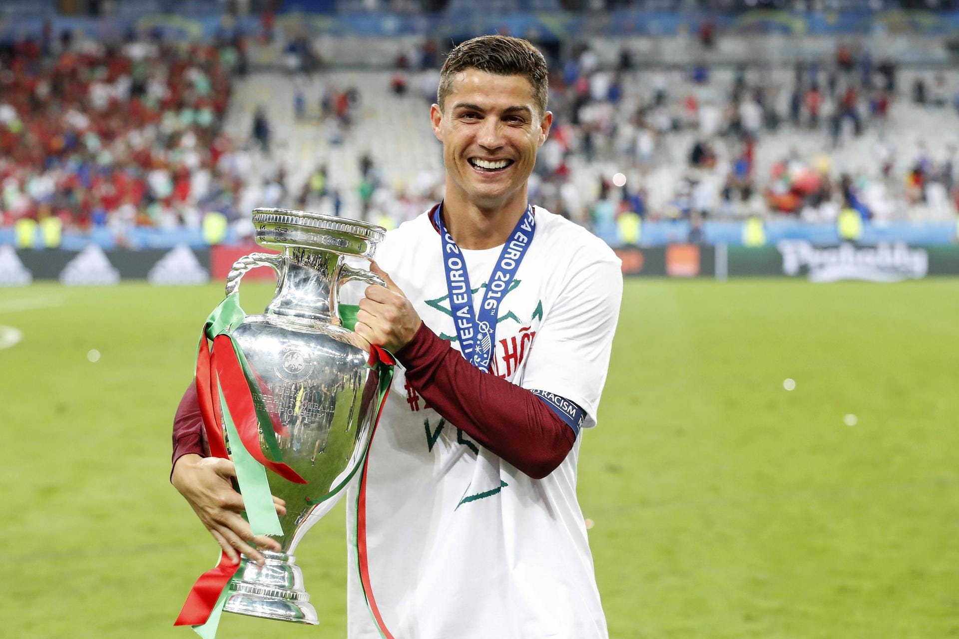 Der größte Titel mit der Nationalmannschaft: 2016 gewannen die Portugiesen die Europameisterschaft im Endspiel gegen Frankreich mit 1:0.