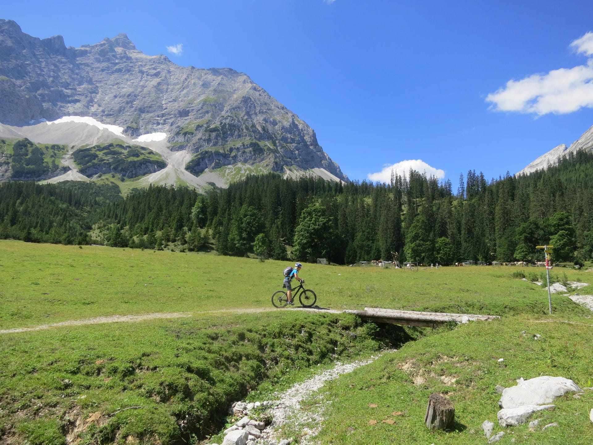 Kleiner Ahornboden: Auch mit dem Mountainbike lässt sich hervorragend durch das Karwendelgebirge touren.