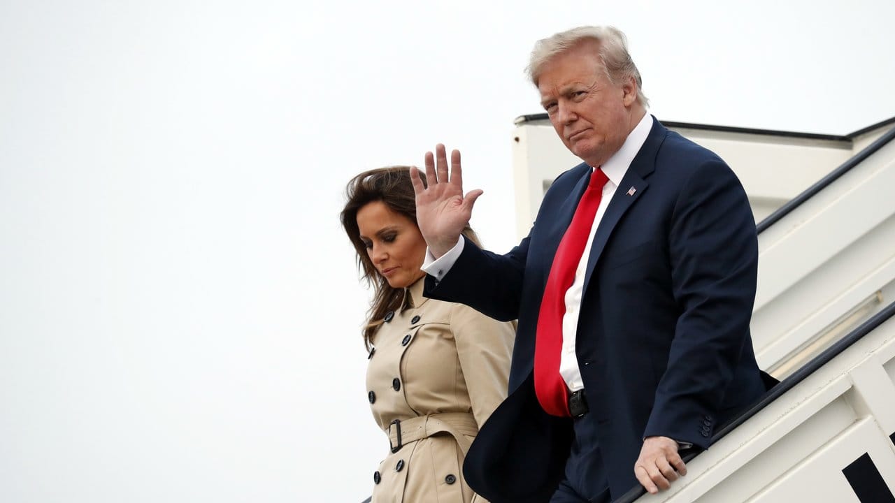 US-Präsident Trump ist mit seiner Frau in Brüssel eingetroffen.