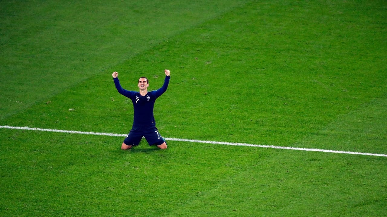 Frankreichs Star Antoine Griezmann jubelt über den 1:0-Sieg gegen Belgien.