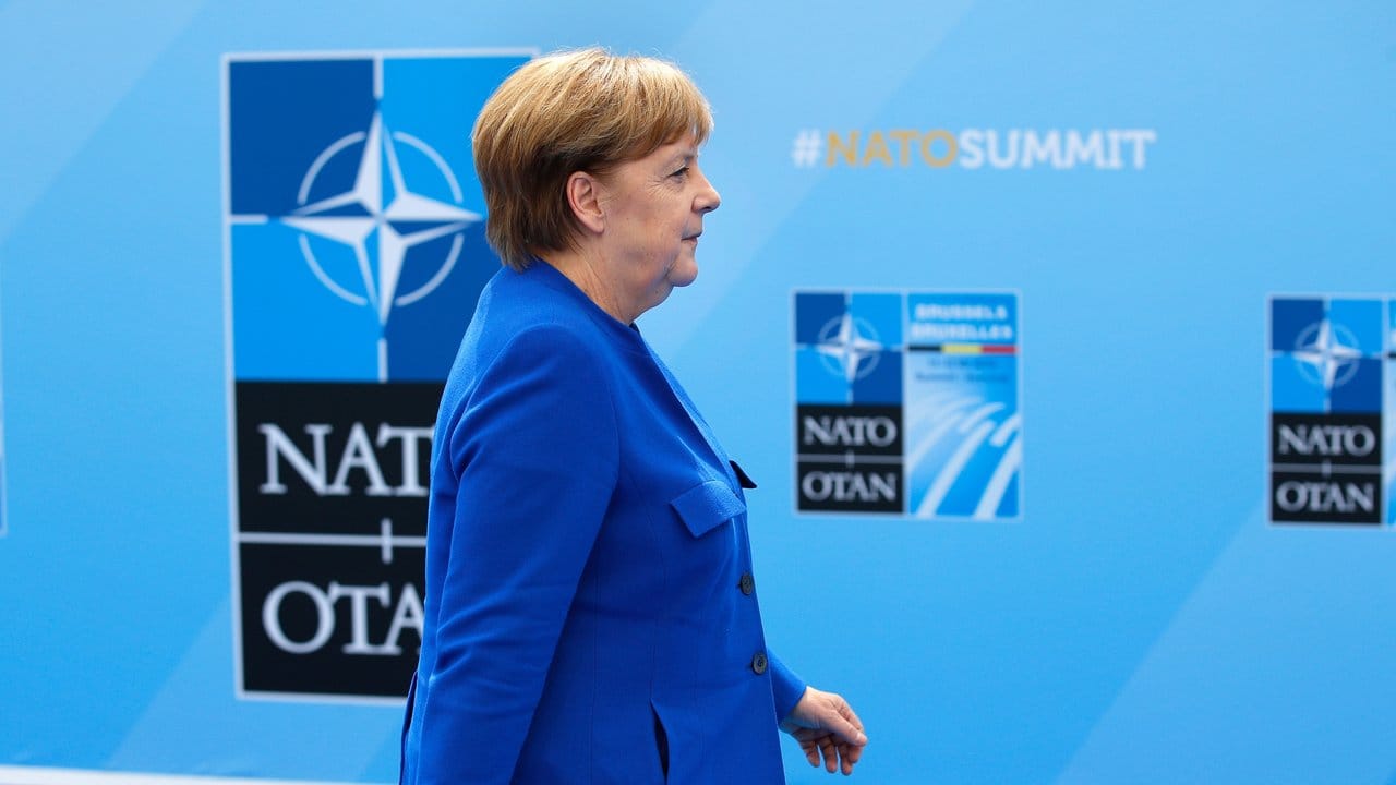 Kanzlerin Merkel kommt zum Nato-Gipfel in Brüssel.