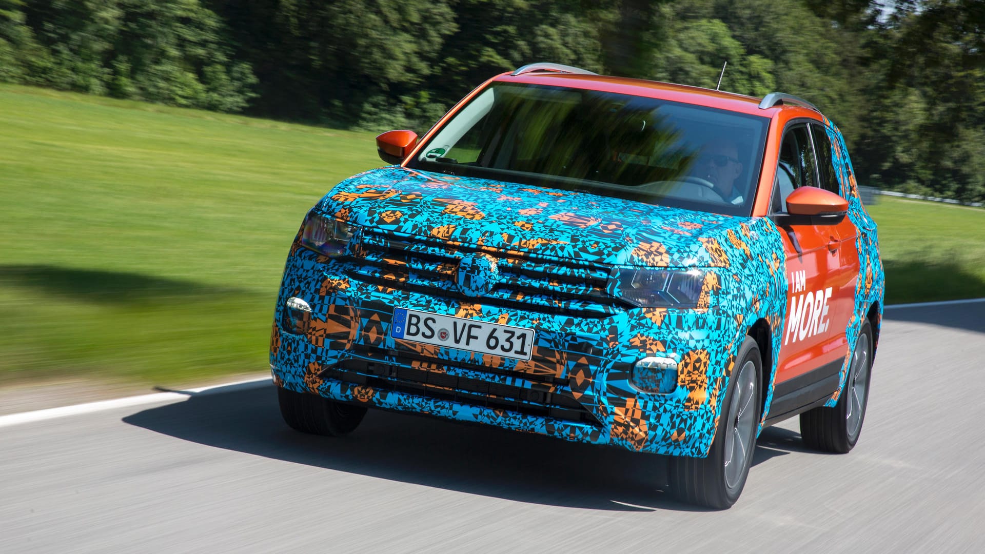 Neuer T-Cross auf erster Ausfahrt: Ab 2019 wildert er im Mini-SUV-Segment.