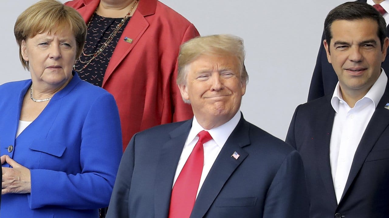 Bundeskanzlerin Angela Merkel und Us-Präsident Donald Trump beim Nato-Gipfel in Brüssel.