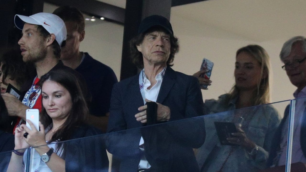 Auch Mick Jagger, Sänger der Rolling Stones, sah das Halbfinale von der Tribüne aus.