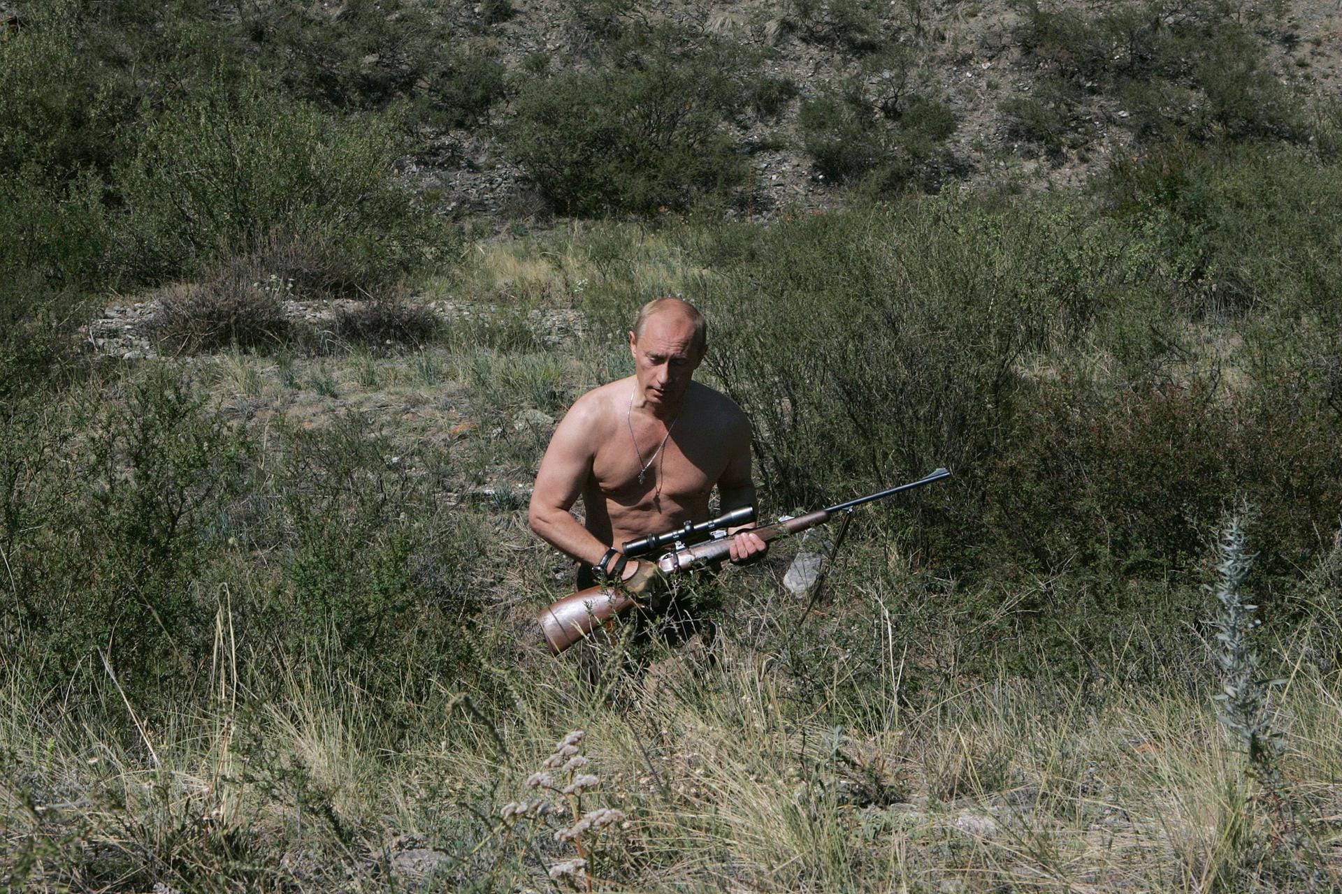 Überhaupt ein sehr bodenständiger Typ, dieser Putin. Geht jagen in der Taiga...