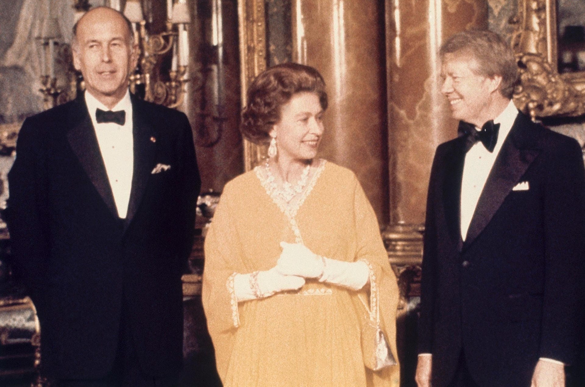 Die Queen und Jimmy Carter: 1977 trafen sie im Buckingham Palace in London aufeinander.