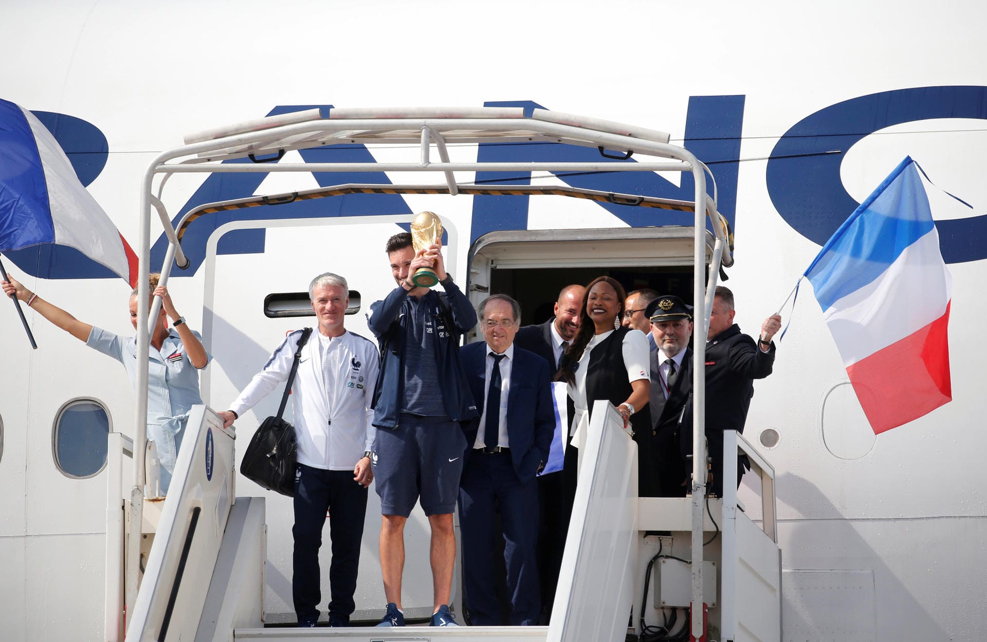 Ankunft der Weltmeister am Flughafen in Paris.