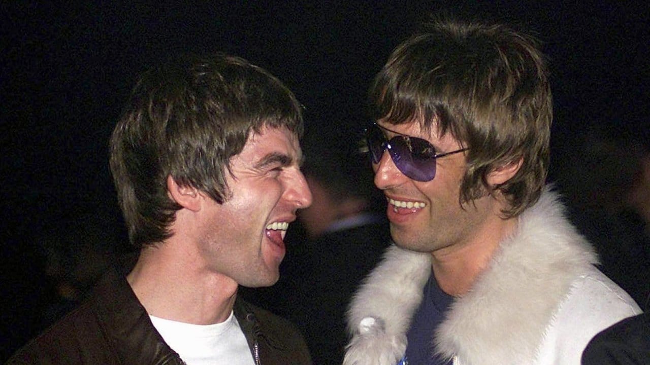 Da hatten sie noch Spaß miteinander: Liam (r) und Noel Gallagher 2001 in London.