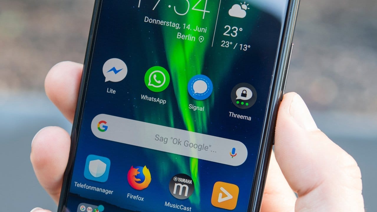 Für knapp 400 Euro bietet das Honor 10 etliche Funktionen, die sonst Oberklassemodellen vorbehalten sind. Für knapp 400 Euro bietet das Honor 10 etliche Funktionen, die sonst Oberklassemodellen vorbehalten sind.