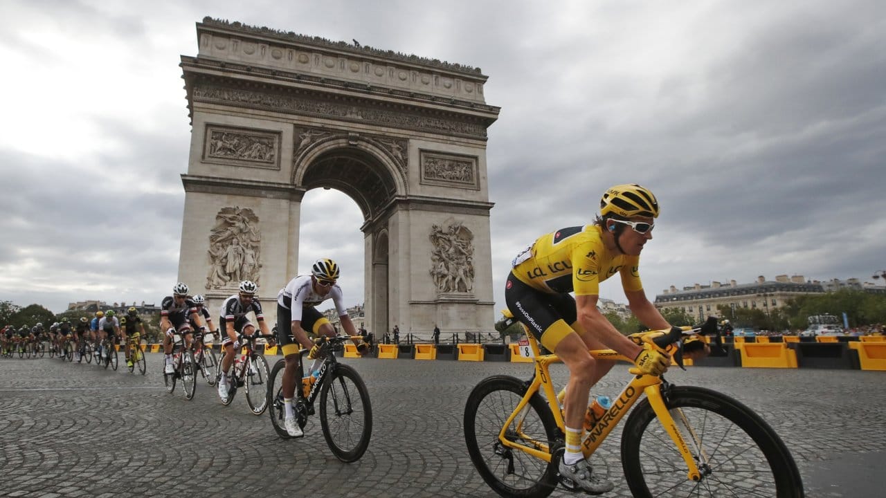 Die Fahrer um Geraint Thomas (r. Die Fahrer um Geraint Thomas (r.