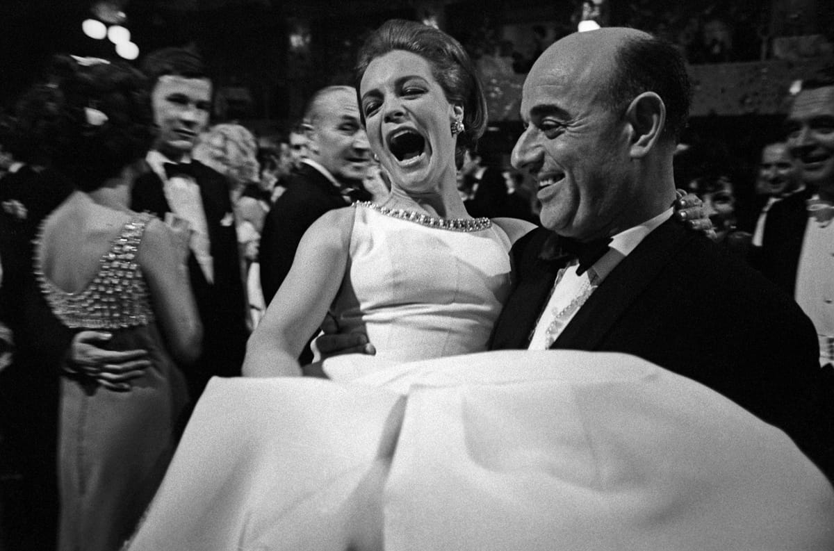 Schauspielerin Romy Schneider im Jahr 1958 mit Produzent Artur Brauner auf dem Burda-Ball: Die beiden waren eng befreundet.