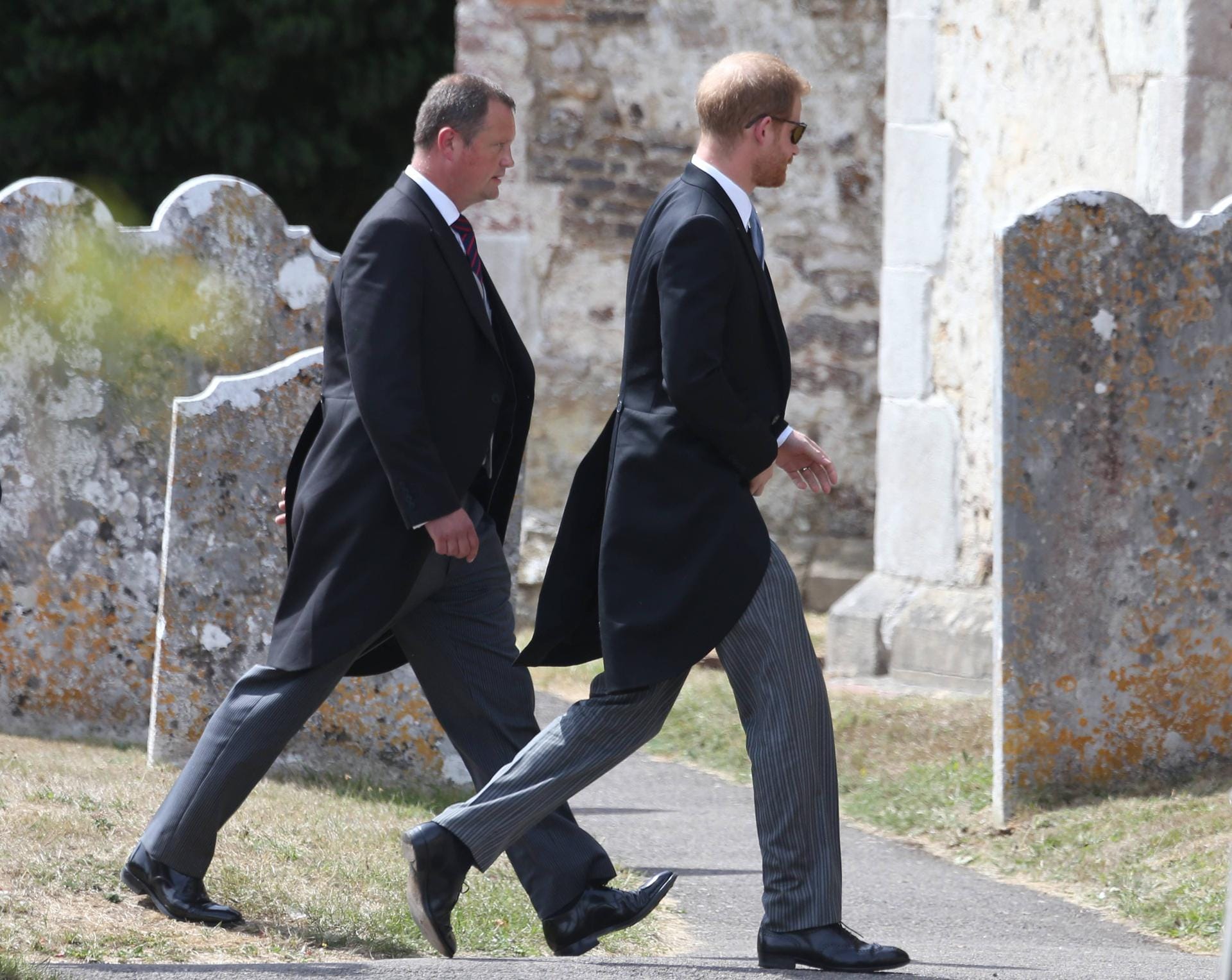 Prinz Harry: Als Trauzeuge musste er schon vorher – ohne Meghan – in die Kirche.