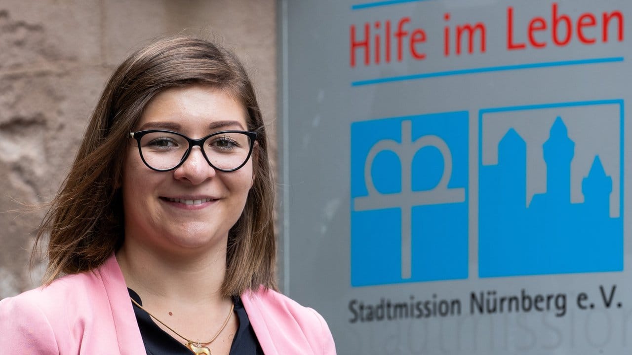 Alessia Müller macht eine Ausbildung als Kauffrau für Büromanagement bei der Stadtmission Nürnberg.