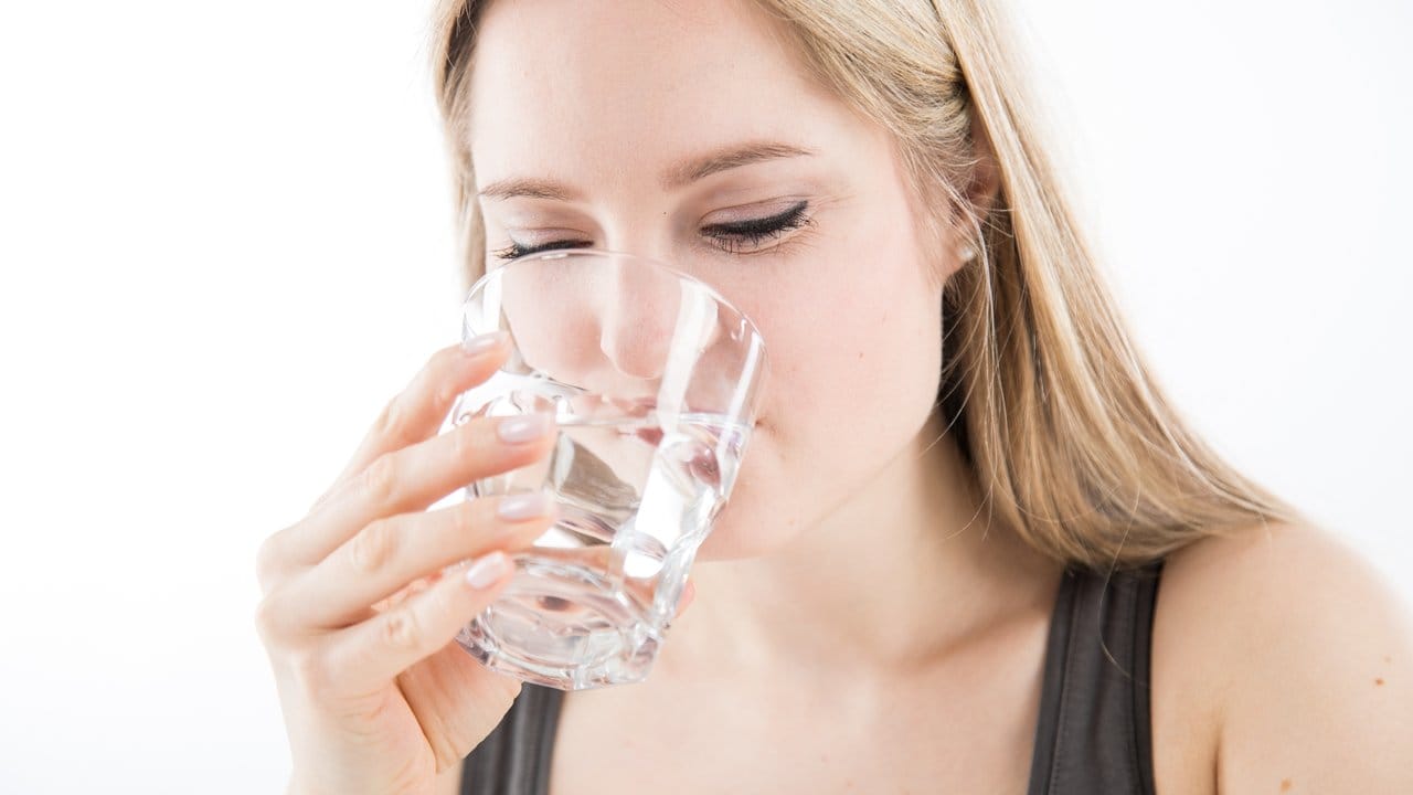 Wassertrinken ist gesund - so viel steht fest. Wassertrinken ist gesund - so viel steht fest.