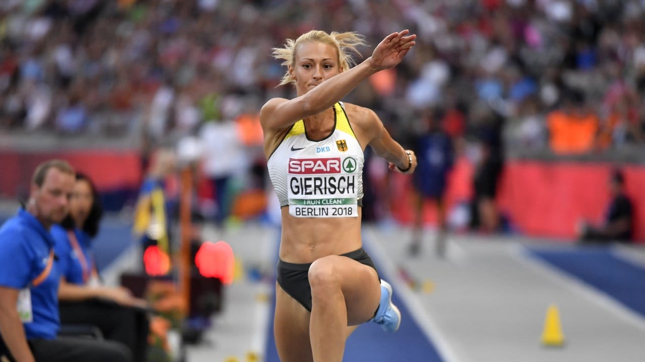 Kristin Gierisch holt sich im Dreisprung bei der EM den zweiten Platz.