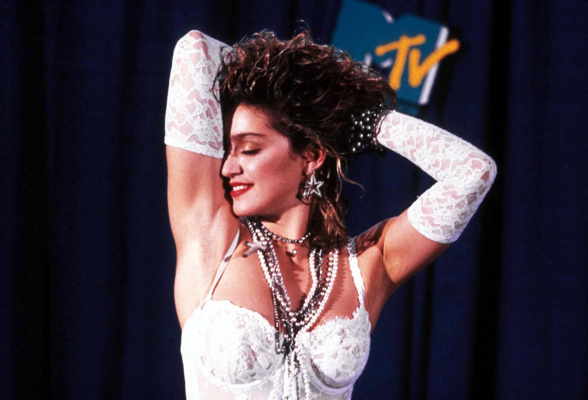 Ärger brachte Madonna wenig später auch das Video zur zweiten Single "Justify my Love" ein. Es wurde von MTV wegen Obszönität nicht gezeigt. In Kanada sah man in dem Clip sogar einen Grund für eine Verhaftung.