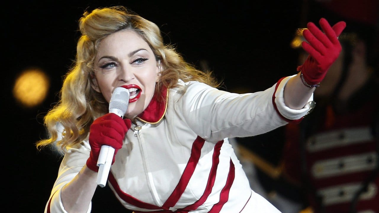 Madonna bei einem Konzert in Chile 2012. Madonna bei einem Konzert in Chile 2012.
