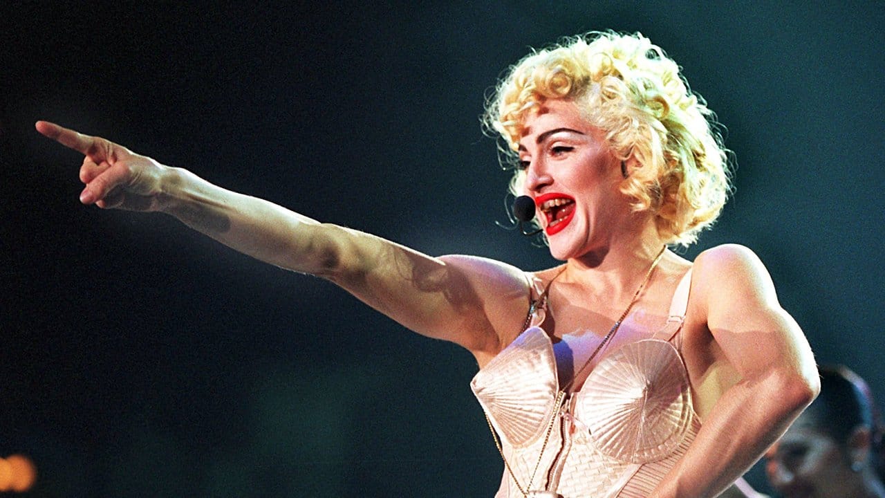 Madonna im Outfit des französischen Designers Jean Paul Gaultier 1999 in Dortmund. Madonna im Outfit des französischen Designers Jean Paul Gaultier 1999 in Dortmund.