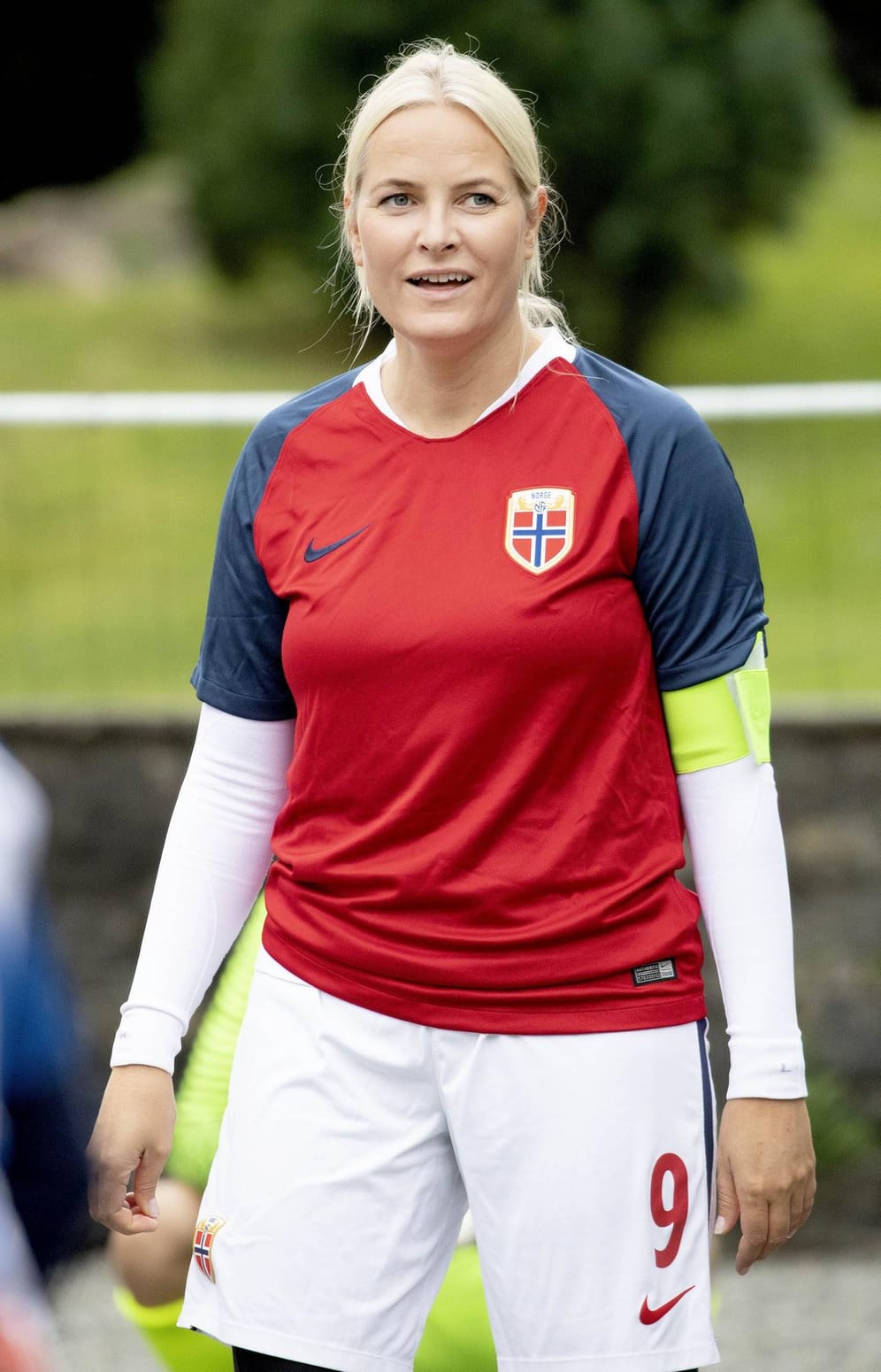 Sportlich unterwegs: Norwegens Kronprinzessin macht auch im Fußball-Outfit eine gute Figur.